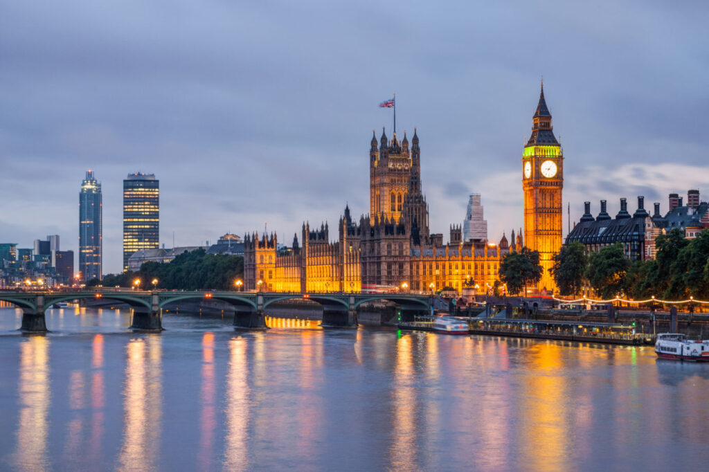 Fundamentals of UK Contract Law. Houses of Parliament.